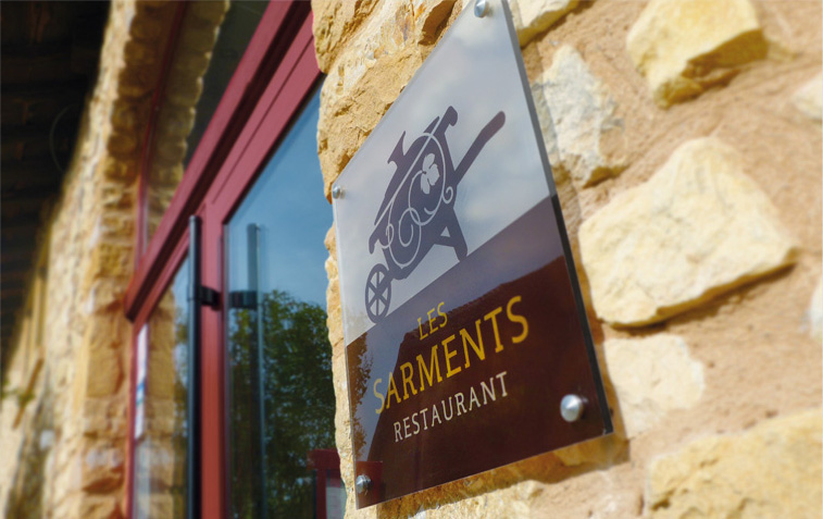 restaurant-les-sarments-signaletique